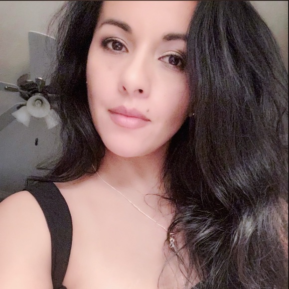 Meet your Posher, Olivia - Picture 1 of 1